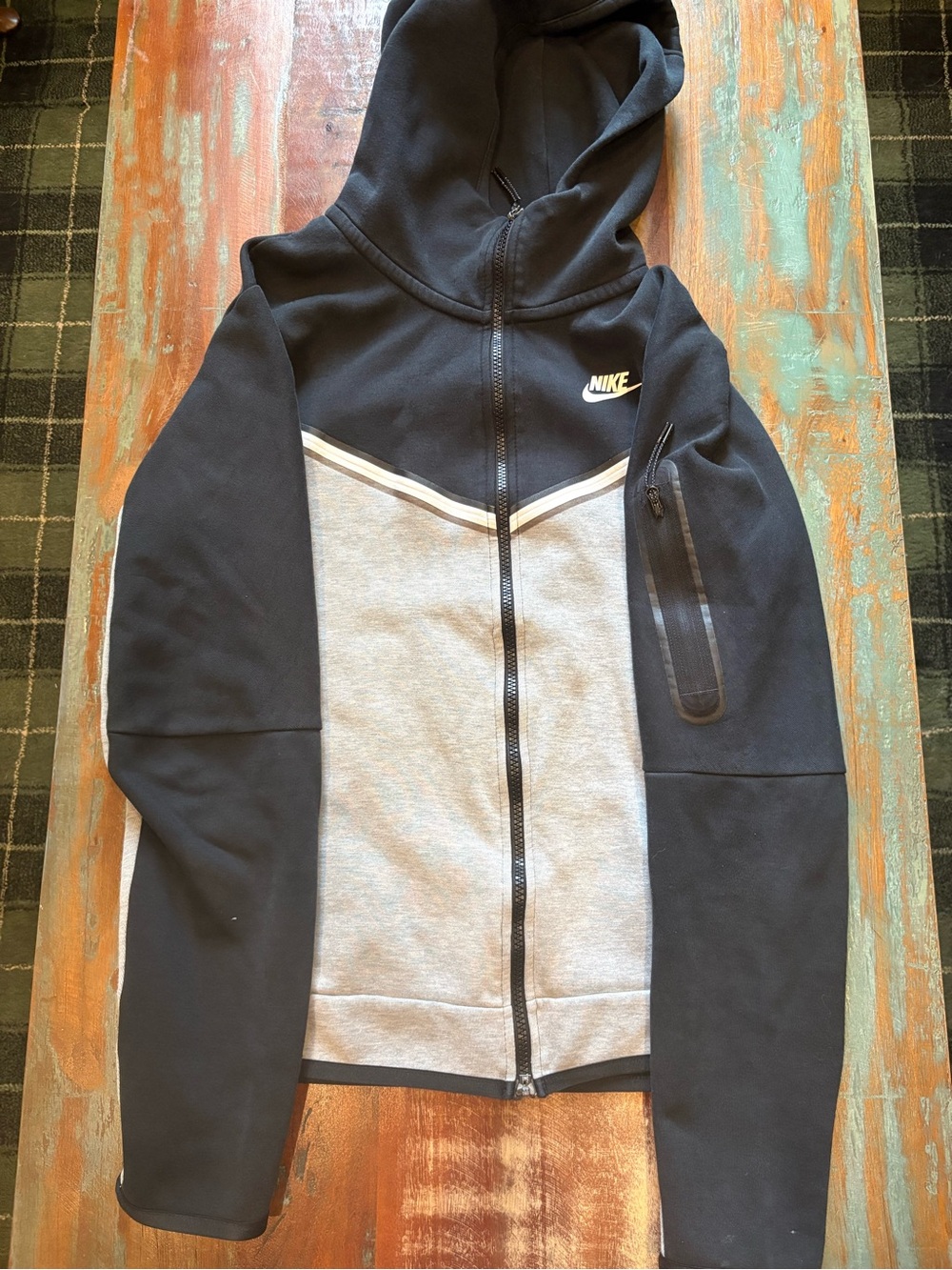 Nike Tech set Top and Bottoms Black & Gray Full-Zip Hooded XS/S